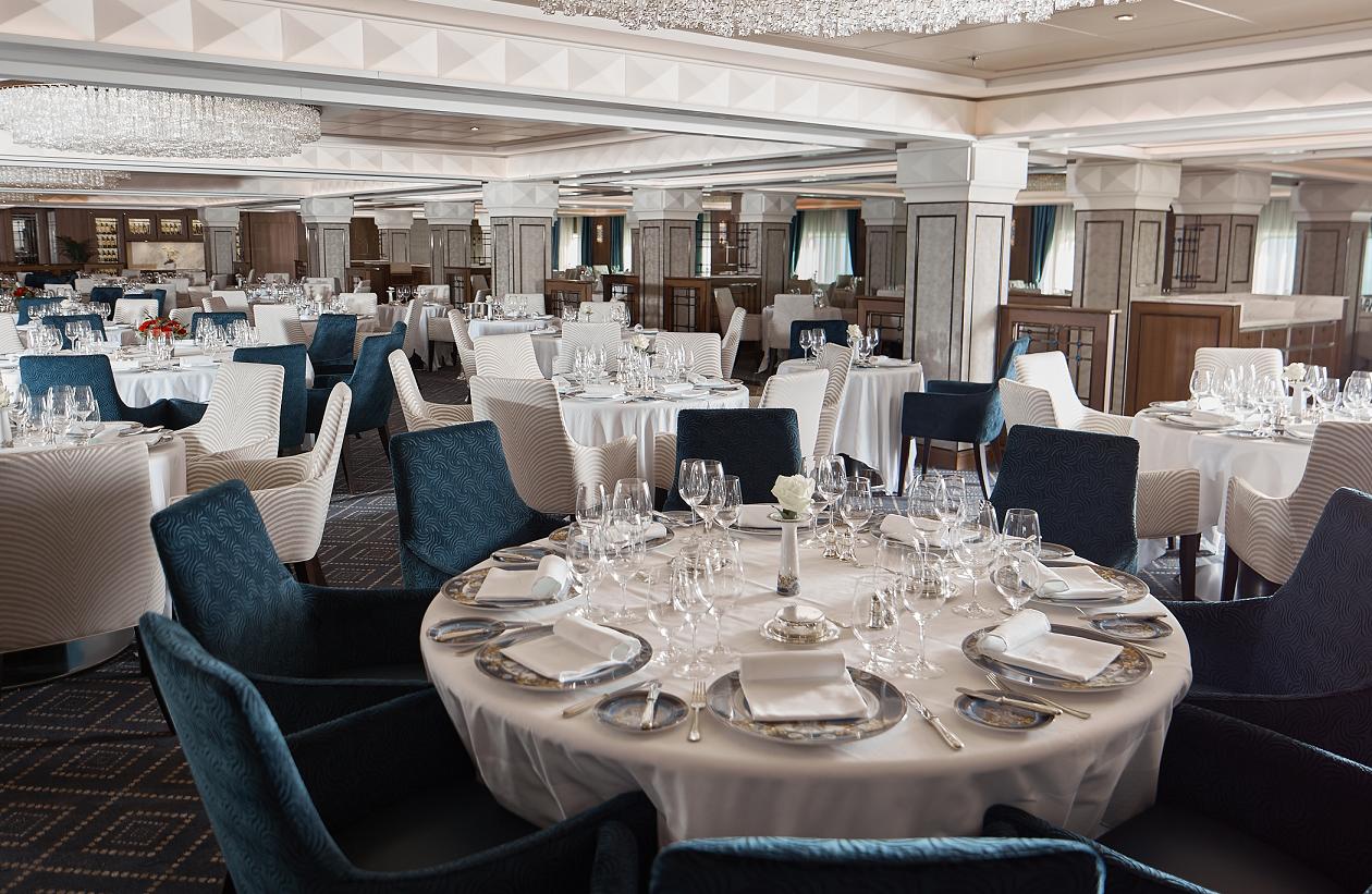 El elegante y refinado restaurante Compass Rose a bordo del recién renovado Seven Seas Voyager (Regent Seven Seas Cruises) REGENT SEVEN SEAS CRUISES SEVEN SEAS VOYAGER REGENT CRUISES LUXURY CRUISES REGEN SEVEN SEAS CRUCEROS DE LUJO REGENT SEVEN SEAS VOYAGER CRUCEROS RSSC REGENT CRUISES #crucerosdelujo #luxurycruises #crucerosexclusivos #regentsevenseas #regentcruises #rssc #crucerosregent #sevenseasvoyager #regentvoyager #luxurycruises #crucerosdeluxe #crucerosdelujo #cruceroslujo
